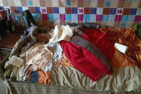 ��������